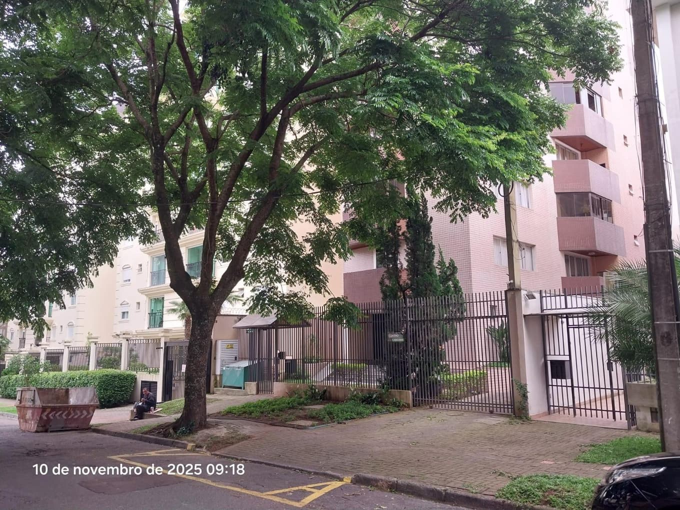 Foto 7 de 11: Apartamento em leilão em Curitiba - PR, bairro Cabral — Apartamento com a área construída exclusiva de 116,95m², Cabral, Curitiba/PR