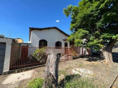 Casa em leilão em Curvelo - MG — Casa 257m² no bairro Tibira em Curvelo/MG - Ocupado
