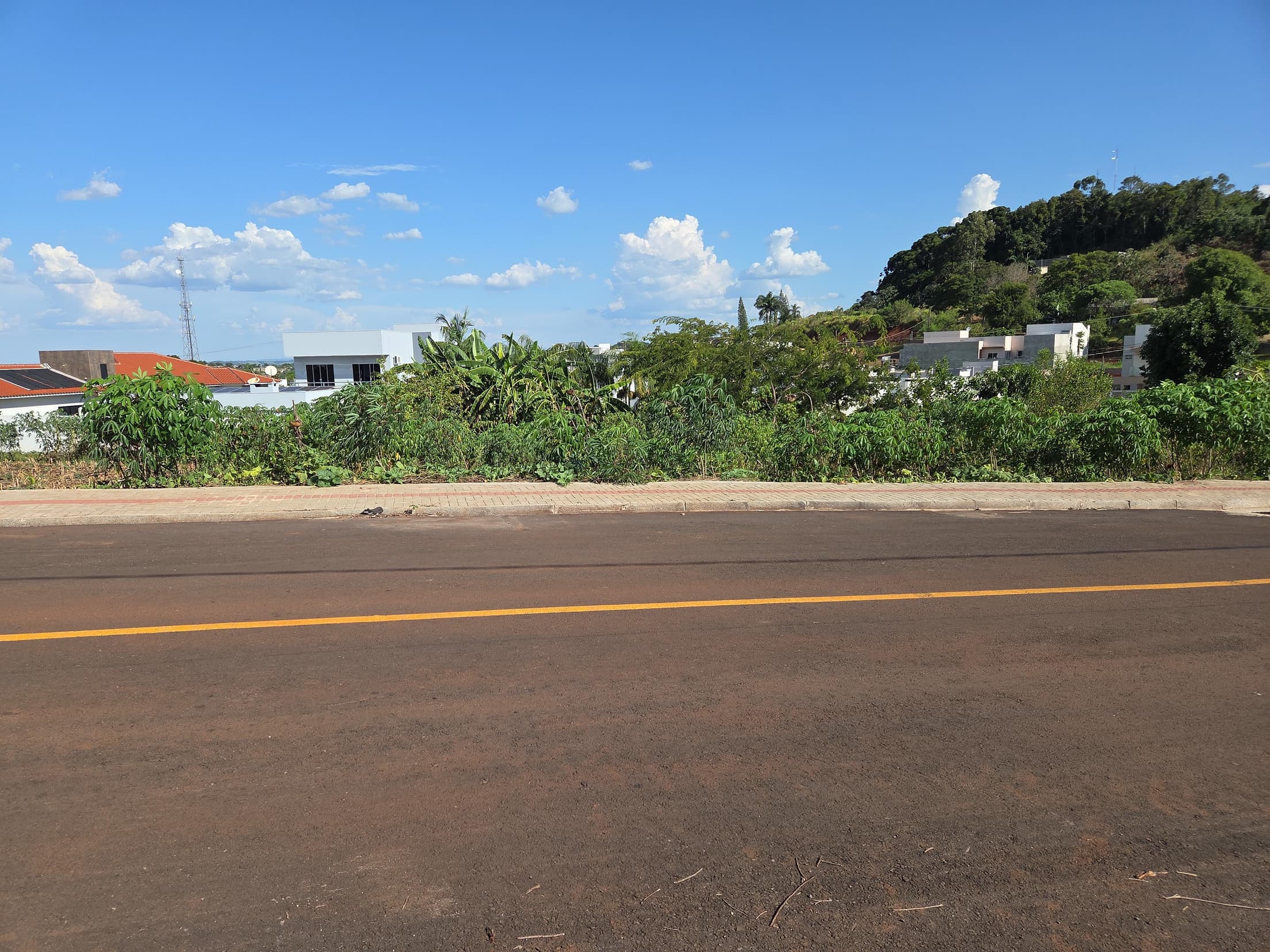 Foto 2 de 5: Terreno em leilão em Nova Prata Do Iguaçu - PR, bairro Novo — LOTE URBANO Nº 11 DA QUADRA 02 DA RUA ARTHUR BERNARDES, Nº 477, BAIRRO NOVO LOCALIZADO EM NOVA PRATA DO IGUAÇU/PR - ÁREA DE 598,85M²