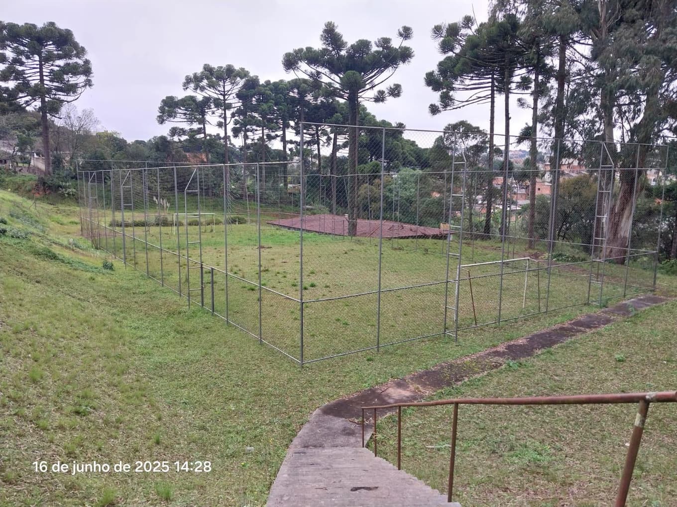 Foto 3 de 16: Terreno em leilão em Almirante Tamandaré - PR, bairro Campina do Arruda — Imóvel terreno de 17.095m² e 2.727m² de área construida, R Ver. Dirceu Pavoni, 246/272 em Alm. Tamandaré/PR. Massa Falida THI Bobinas.