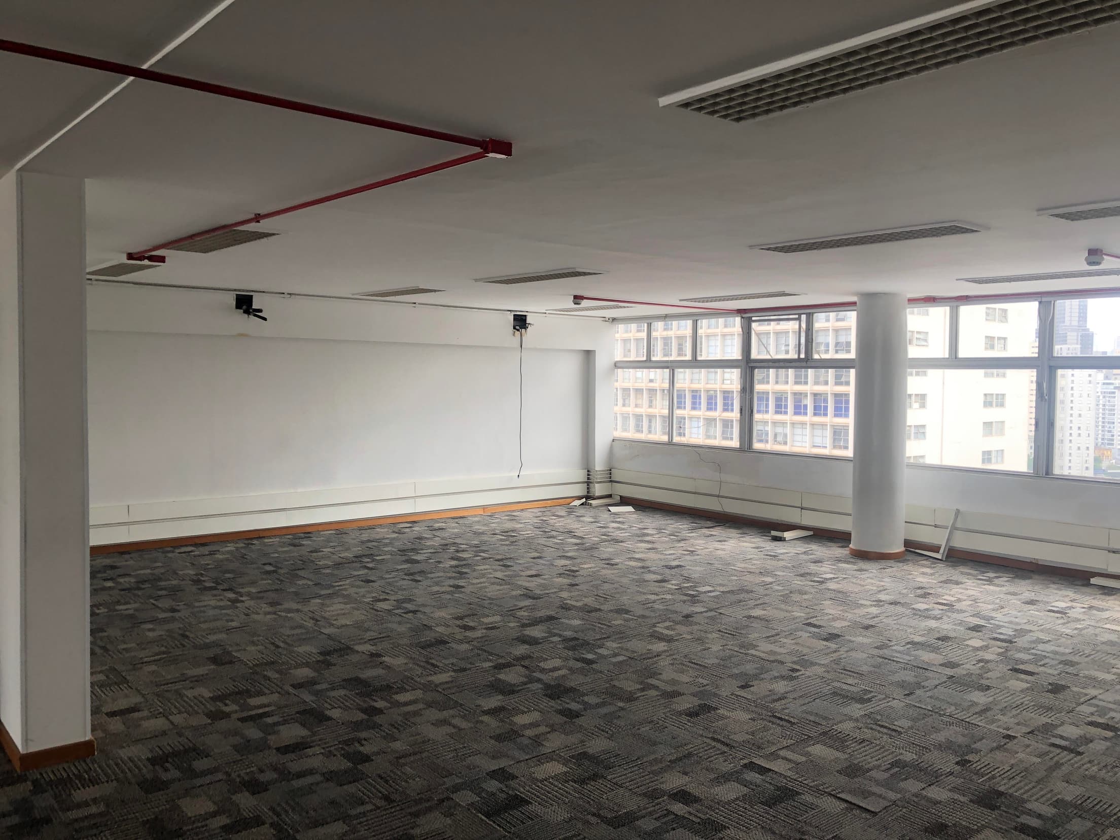 Foto 11 de 17: Comercial em leilão em São Paulo - SP, bairro República — Conjunto Comercial 253m² | Av. São João, 313 | 17º Andar | Vista p/ o Vale do Anhangabaú e Metrô República a 3min: Oportunidade no Coração de SP!