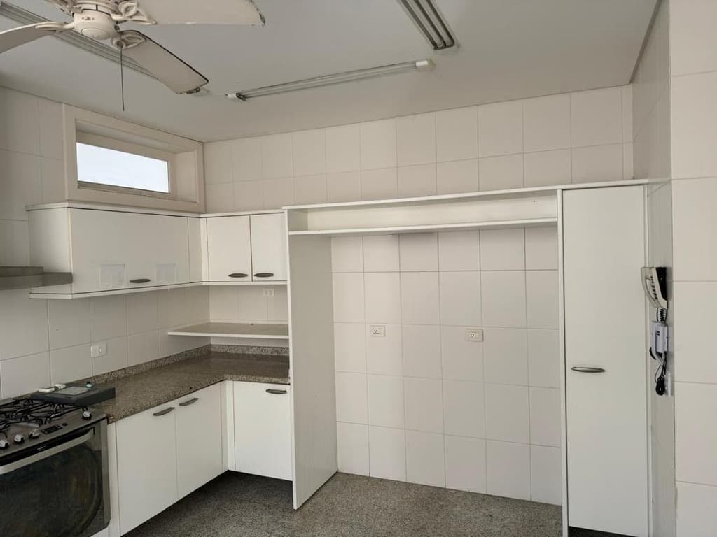 Foto 6 de 9: Casa em leilão em Guarujá - SP — Casa alto padrão 1.120m², 5 vagas, Jardim Acapulco, Guarujá/SP