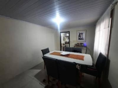Foto 3 de 12: Apartamento em leilão em Porto Alegre - RS, bairro Rubem Berta — Apto 56m² | Porto Alegre-RS | Edifício Vitória | Rubem Berta - 2 Dorms, 1 Banheiro - Financiamento até 420 Meses!