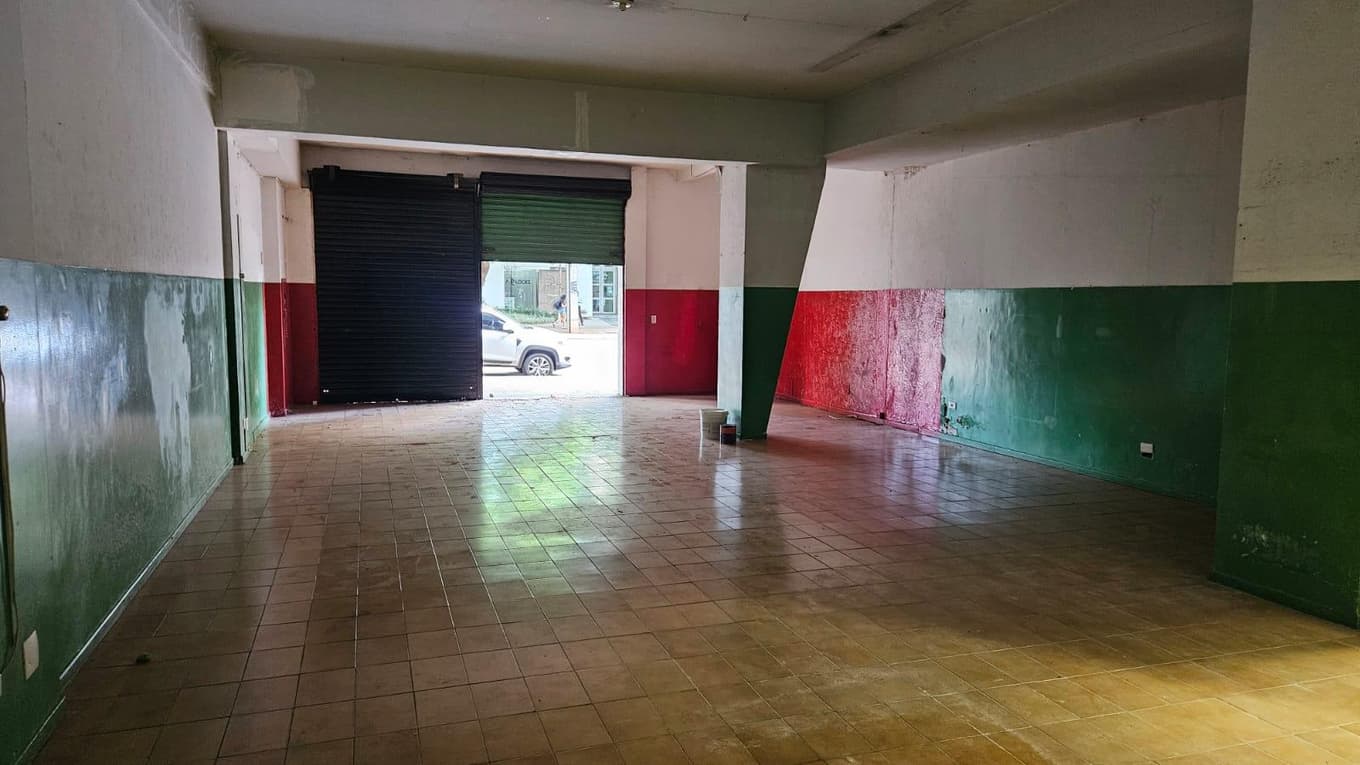 Foto 2 de 13: Comercial em leilão em Maringá - PR, bairro Zona 07 — Sala Comercial - Está situado dentro do Edifício Bahamas Zona 07- 97,99 m² - Maringá