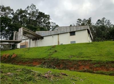 Foto 13 de 70: Area Rural em leilão em Amparo - SP, bairro Três Pontes — Imóvel Rural, A.T. 19ha, A.C. 7.362m², antigo abatedouro, galpões, casas, Três Pontes