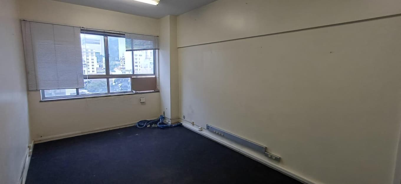 Foto 14 de 57: Comercial em leilão em Rio De Janeiro - RJ, bairro Centro — Conjunto Comercial 377m² na Av. Presidente Vargas, 583 | Centro/RJ | Próximo ao Metrô Uruguaiana e Candelária | Oportunidade para Investidores!