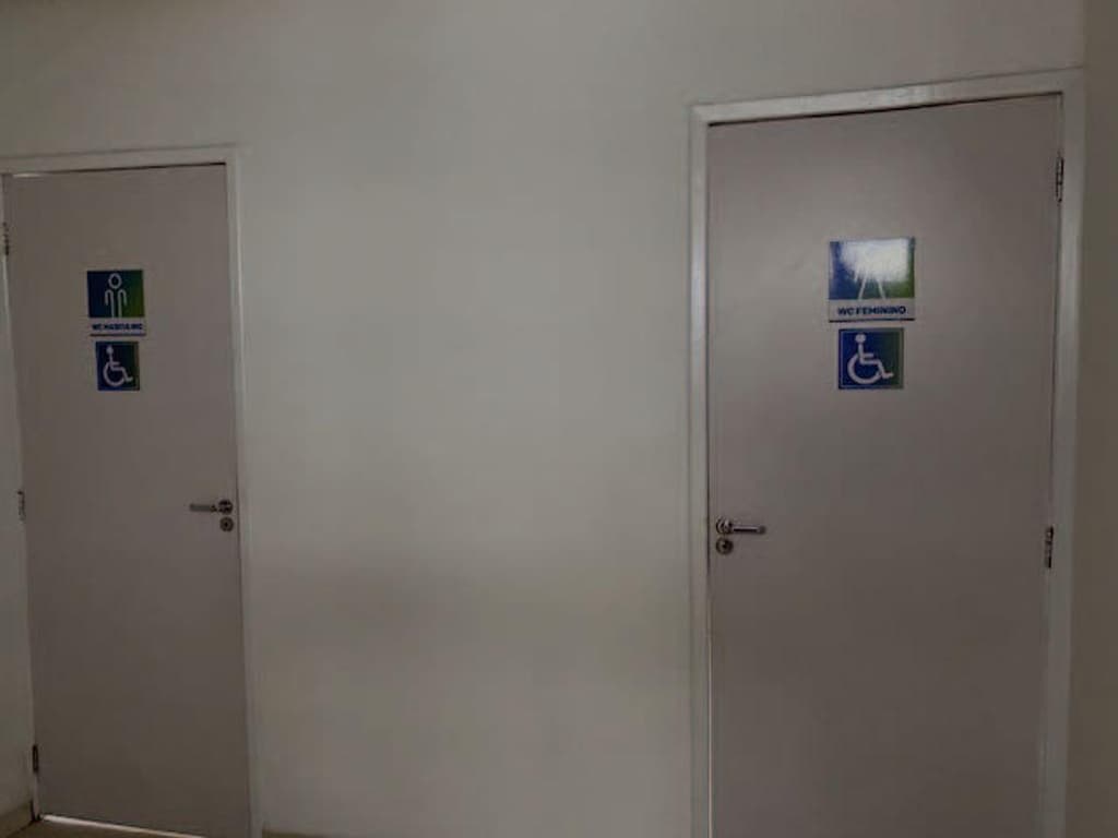 Foto 2 de 9: Comercial em leilão em João Pessoa - PB — Prédio com dois pavimentos situado na Avenida Getúlio Vargas