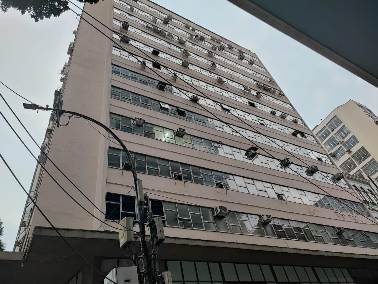 Foto 1 de 9: Comercial em leilão em Rio De Janeiro - RJ — Laje Comercial com 2 garagens no Centro do Rio de Janeiro - Desocupada