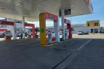 Foto 7 de 14: Comercial em leilão em Capão Da Canoa - RS — Posto de Combustível na Avenida Paraguassu, s/n , Capão Novo, Capão da Cona/RS