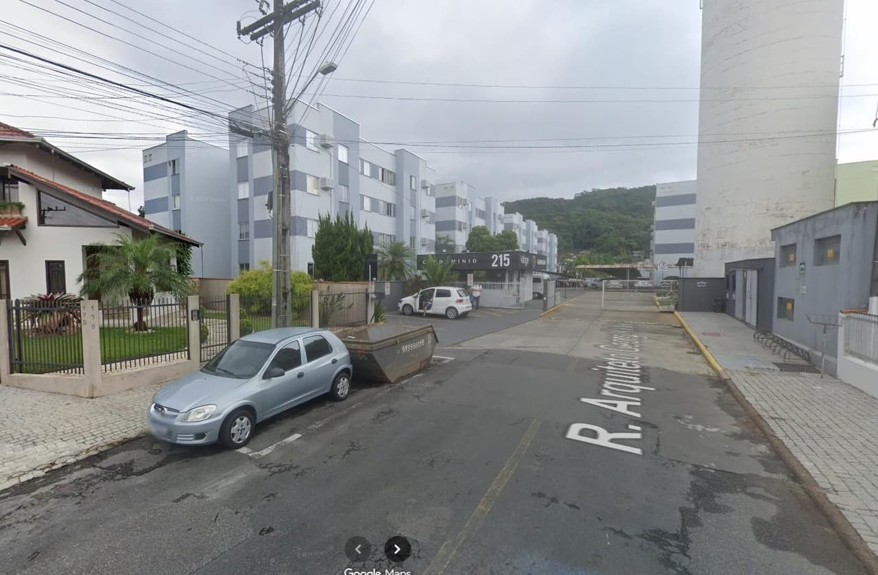 Foto 2 de 2: Apartamento em leilão em Joinville - SC, bairro Iririú — Apartamento no Condomínio Village Champagnat, A.P. 64,92m², A.T. 83,17m², 1 vaga, Iririú, Joinville/SC