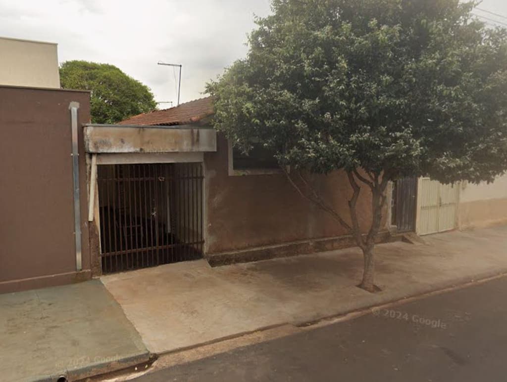 Foto 1 de 17: Casa em leilão em Batatais - SP, bairro Vila São Francisco — Imóvel residencial com A.T. 116,18m², Vila São Francisco, Batatais/SP