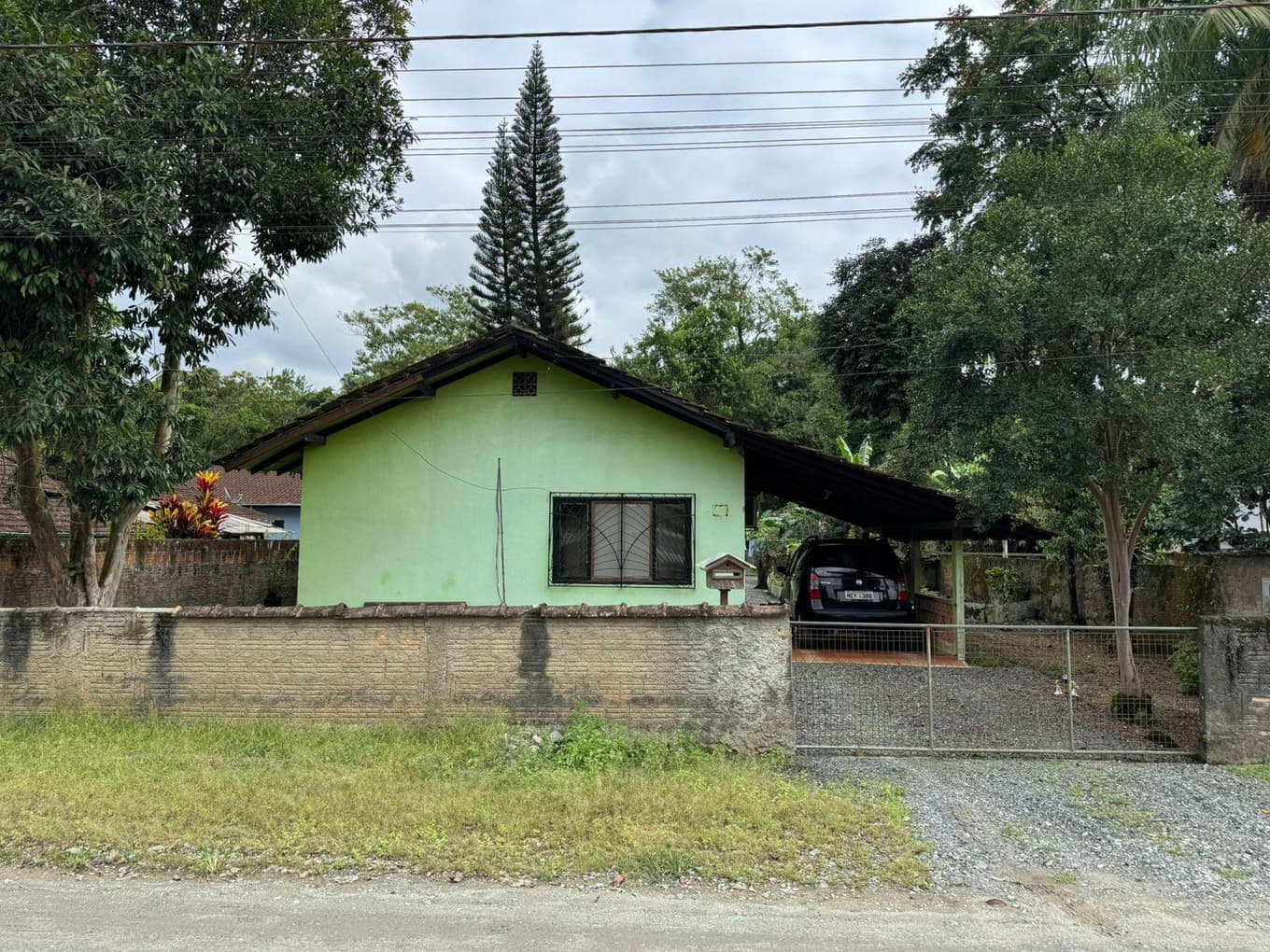 Foto 2 de 4: Terreno em leilão em Joinville - SC, bairro Jardim Sofia — Imóvel residencial com A.T. 1.058,87m², Jardim Sofia, Joinville/SC