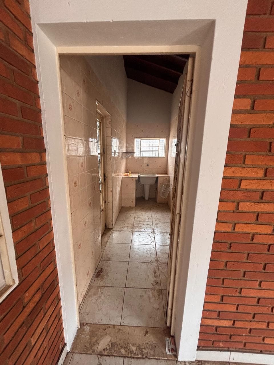 Foto 15 de 36: Casa em leilão em Hortolândia - SP — CASA COM 492m² A.T. e 216,20 de A.C. EM HORTOLÂNDIA/SP