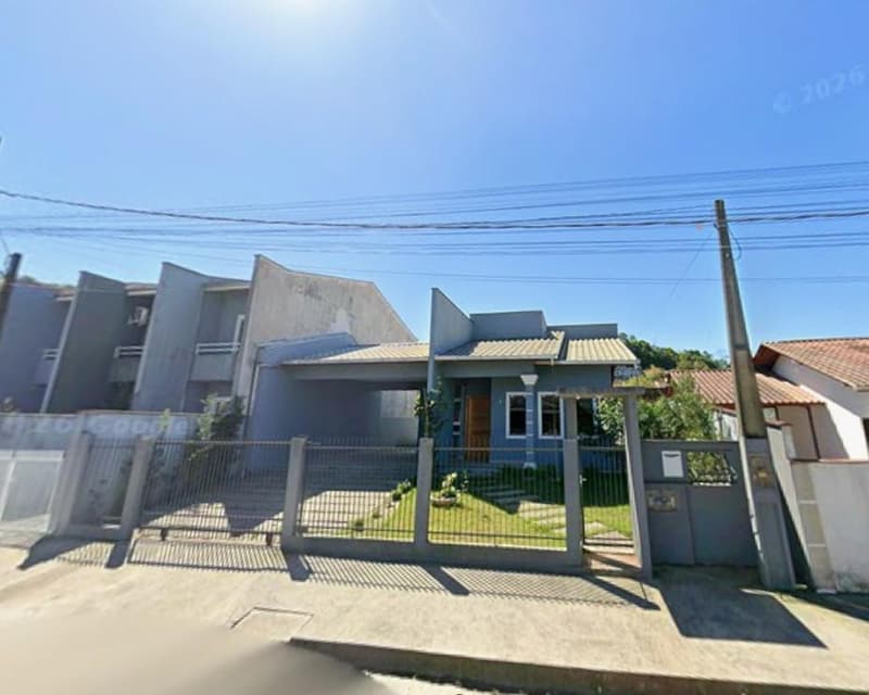 Foto 1 de 11: Casa em leilão em Joinville - SC, bairro Nova Brasília — Casa 139,53m² com Terreno 360m² | Joinville-SC | Nova Brasília - Financiamento até 420 Meses!