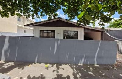 Foto 3 de 9: Casa em leilão em Umuarama - PR — Terras contendo construção mista em alvenaria e madeira, Umuarama/PR