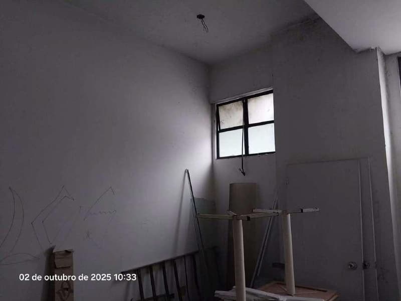 Foto 5 de 14: Comercial em leilão em Curitiba - PR, bairro Centro — Loja Comercial nº 37, localizada no mezanino ou 5º pavimento do Edifício Green Tower, em Curitiba-PR.