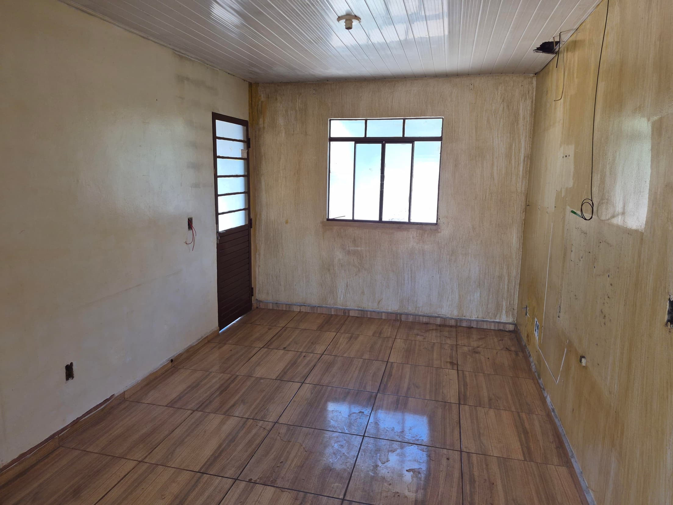 Foto 5 de 11: Casa em leilão em Toledo - PR, bairro Pinheirinho — IMÓVEL URBANO COM ÁREA TOTAL DE 225,00 M2 EM TOLEDO-PR