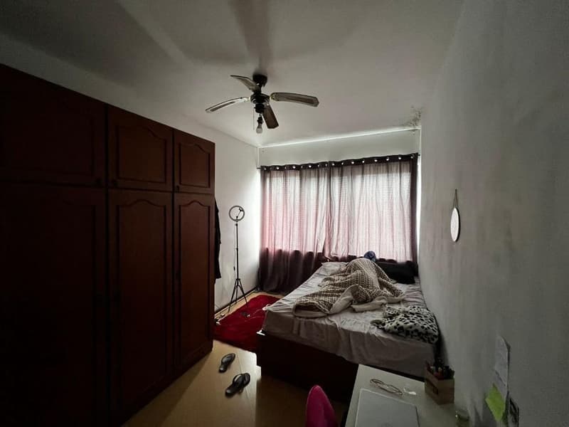 Foto 7 de 15: Apartamento em leilão em Curitiba - PR — Nua propriedade sobre o APARTAMENTO n.º 121 (cento e vinte um), do 12° andar do EDIFÍCIO ASTOR, situado na Praça Generoso Marques n°66, Curitiba/PR