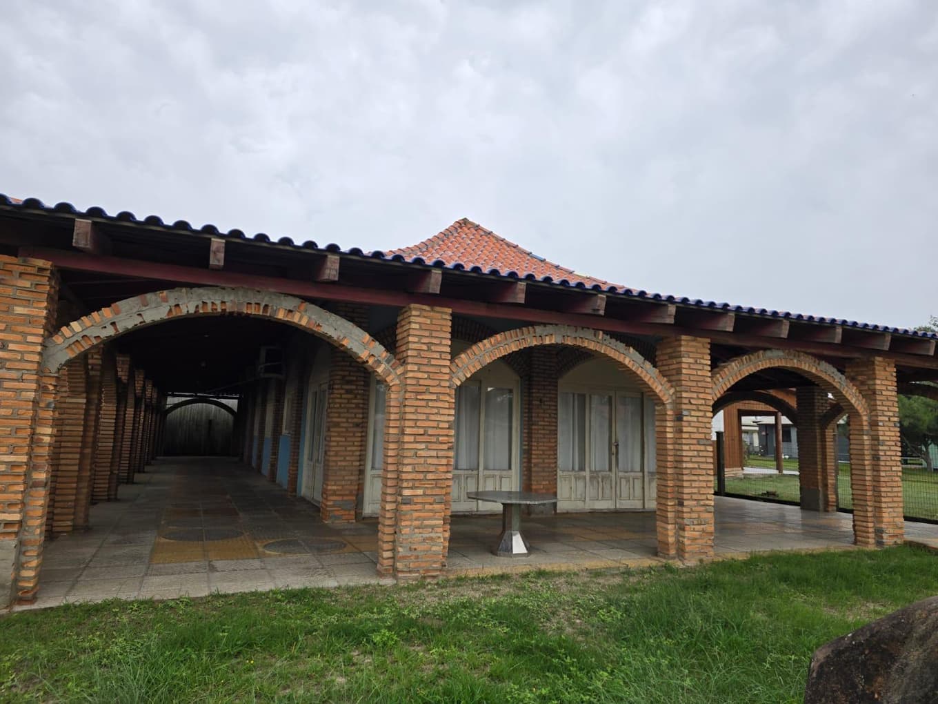 Foto 16 de 27: Terreno em leilão em Mostardas - RS, bairro Loteamento "Praia São Simão" — Casa com área de 296,60m², área total de terreno de 450m² - Mostardas/RS