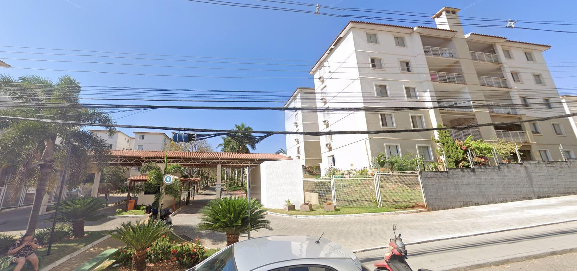 Casa em leilão em Goiânia - GO — Casa 105m² 2 vagas no bairro Negrão de Lima em Goiânia/GO - Ocupado