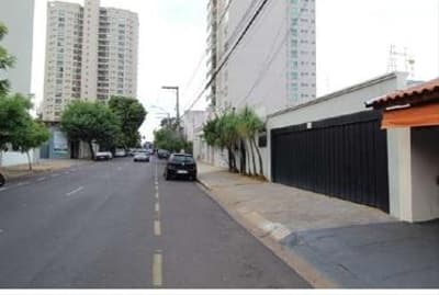 Foto 1 de 44: Casa em leilão em Araçatuba - SP — IMOVEL - CASA RESIDENCIAL e/ou COMERCIAL localizada no Bairro Higienópolis na cidade de Araçatuba/SP