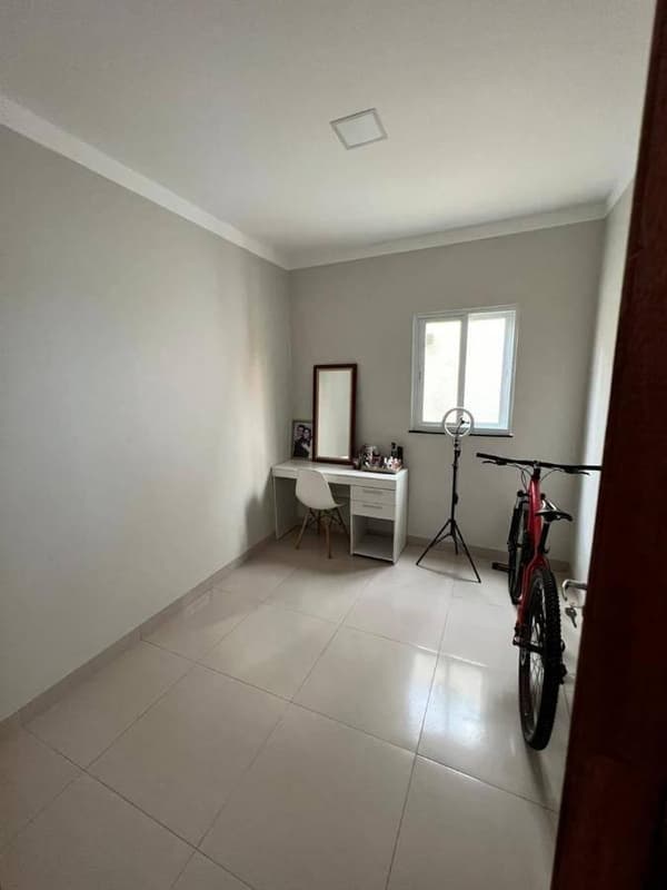 Foto 5 de 14: Casa em leilão em Unaí - MG, bairro Loteamento Curva do Rio — Casa 140m² com Terreno 300m² | Unaí-MG | Res. Curva do Rio | Oportunidade - Próx. à FACTU e Av. Gov. Valadares - Financiamento até 420 Meses!