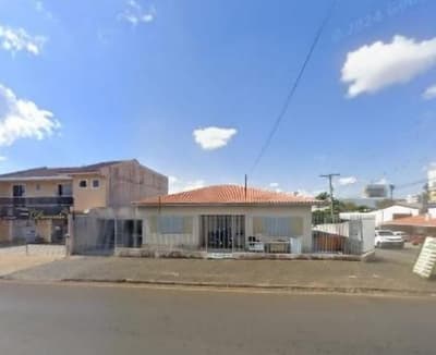 Casa em leilão em Ponta Grossa - PR, bairro Uvaranas — Lote contendo casa em alvenaria, com área de 199,78m², Ponta Grossa/PR