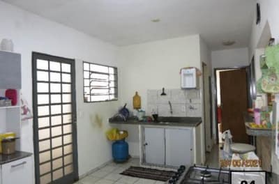 Foto 3 de 14: Casa em leilão em São Carlos - SP — Casa, A.T. 172m², A.C. 155m², 3 dorms, Res. Américo Alves Margarido
