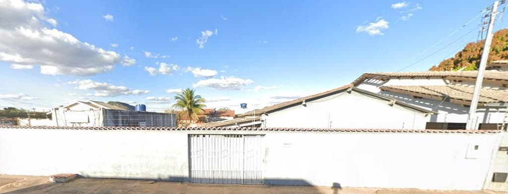 Terreno em leilão em Posse - GO — IMÓVEL RESIDENCIAL COM 94,50M2 DE ÁREA CONSTRUÍDA COM TERRENO DE 527,50M2 EM POSSE/GO