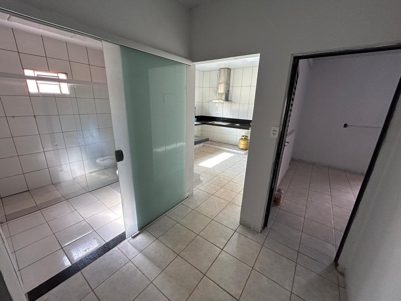 Foto 4 de 19: Comercial em leilão em Anápolis - GO, bairro Parque Brasília Ii Etapa — EDIFICAÇÃO RESIDENCIAL COMERCIAL EM 02 PAVIMENTOS | A.T. 300 M² E A.C 390,21M² | PARQUE BRASÍLIA II ETAPA | ANÁPOLIS/GO