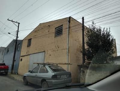 Foto 1 de 2: Terreno em leilão em Castro - PR — Barracão com área de 99,71m² e área total de terreno de 150,37m²