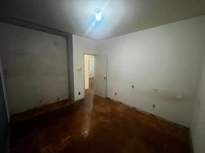 Foto 9 de 22: Casa em leilão em Ivaiporã - PR — Casa com 205m² de área construída e terreno de 1.746m², Desocupado, em Ivaiporã/PR