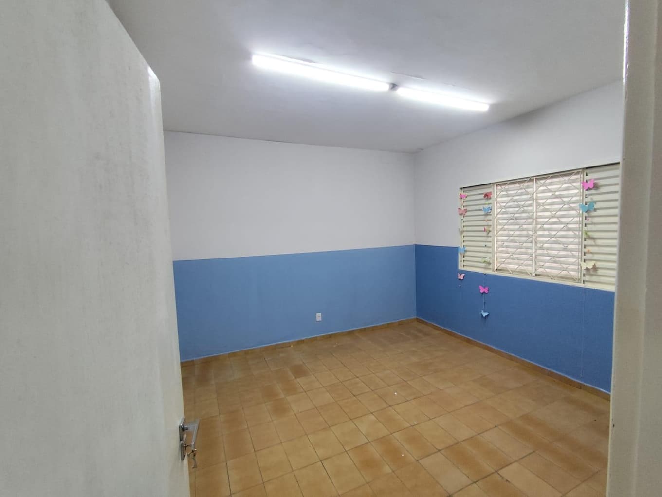 Foto 2 de 13: Casa em leilão em Cuiabá - MT, bairro Loteamento Jardim Itália — CASA RESIDENCIAL | A.T. 420 M² | A.C 193,35 M² | BAIRRO: LOTEAMENTO JARDIM ITÁLIA | CUIABÁ/MT