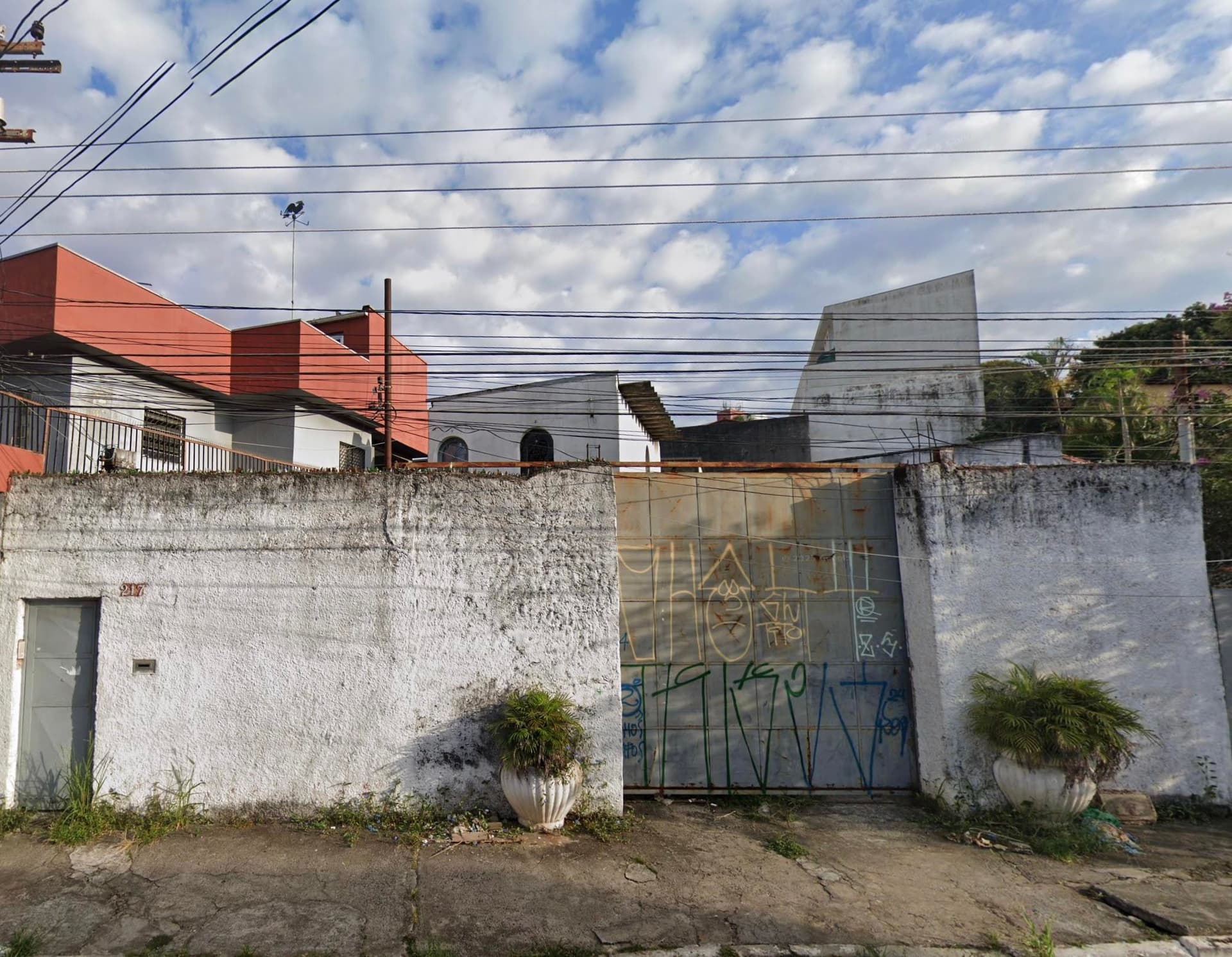 Casa em leilão em São Paulo - SP, bairro Vila Esperança — CASA 45,00m DE FRENTE AOS FUNDOS NA VILA ESPERANÇA