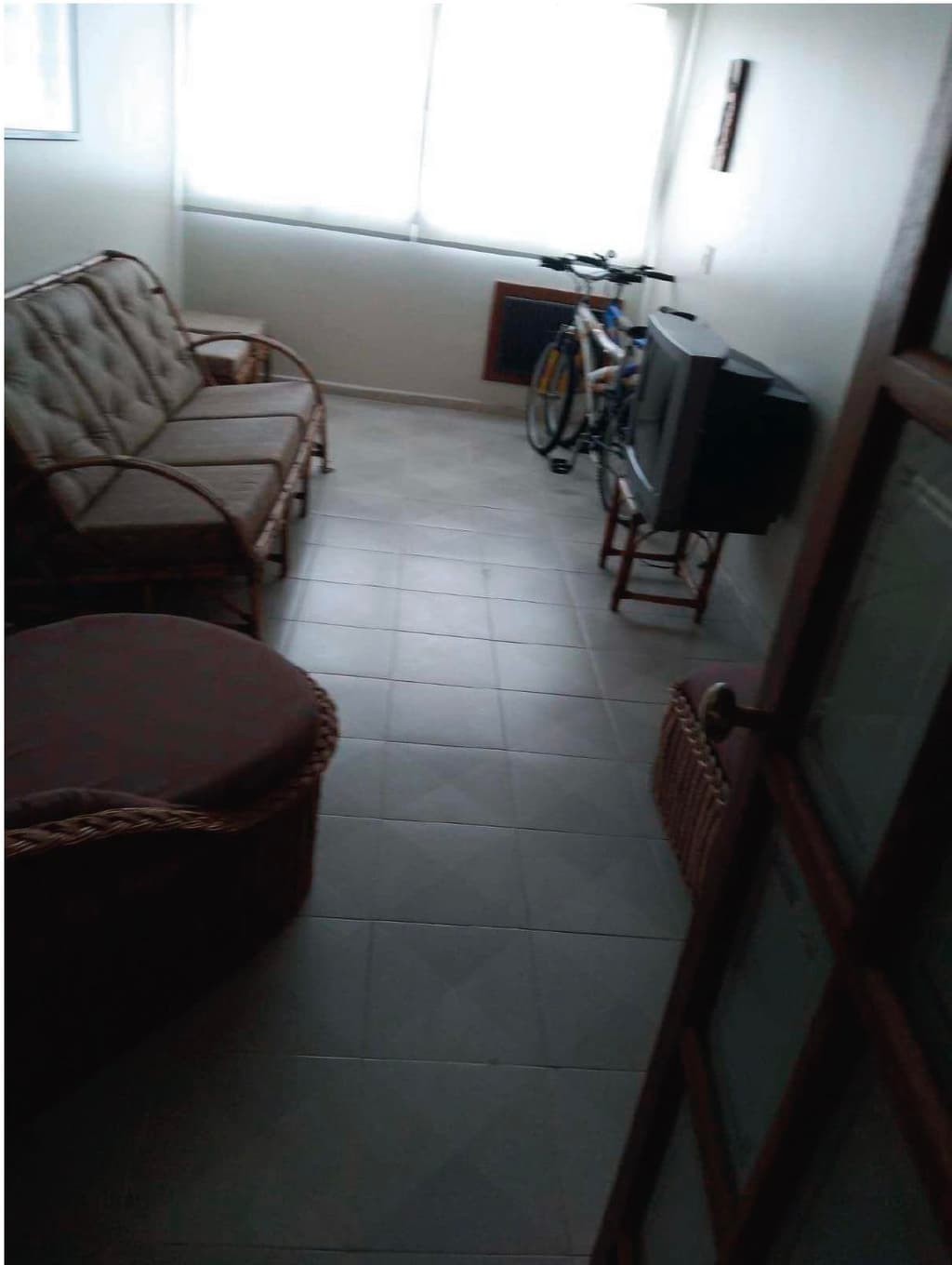 Foto 4 de 17: Apartamento em leilão em Guarujá - SP, bairro Enseada — APARTAMENTO Nº 42 (DUPLEX), localizado no 4º e 5º pavimento (COBERTURA) do EDIFÍCIO CAROLINE I - GUARUJÁ