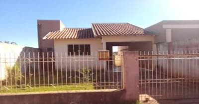 Foto 1 de 2: Casa em leilão em Mariluz - PR — Imóvel Residencial com A.T. 225,00 M² e A.C. 64,17 M², Centro, Mariluz/ PR