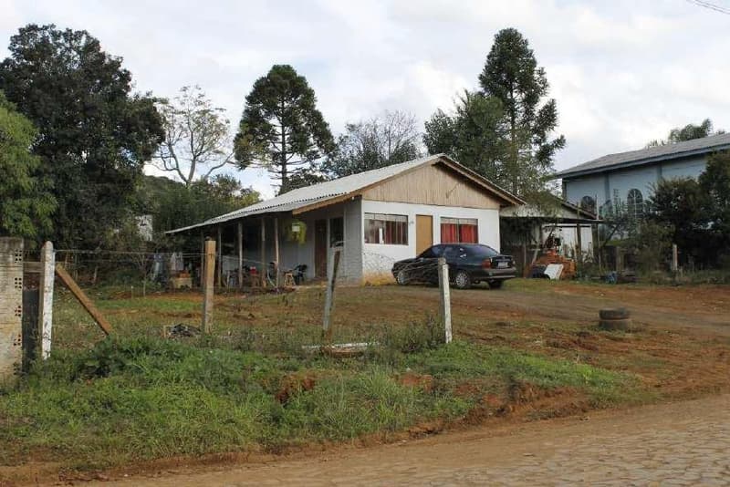 Foto 28 de 30: Terreno em leilão em General Carneiro - PR, bairro Planalto — Lote nº 01 da quadra A com área de 366,33m² e área construída de 98,74m². Localizado na Rua Regis Beneditus Marigliani, 176, Bairro Planalto, General Carneiro/P