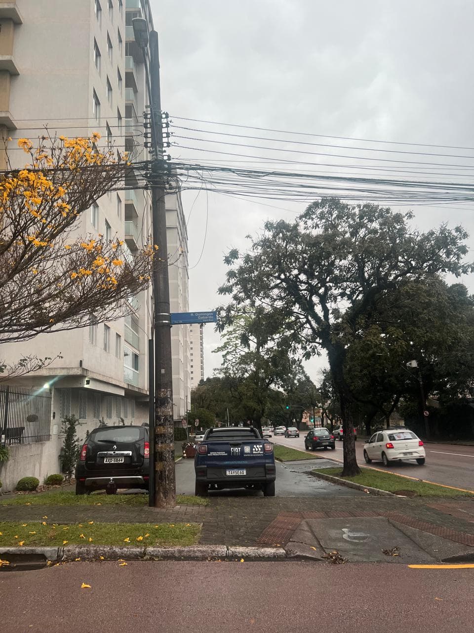 Foto 13 de 19: Apartamento em leilão em Curitiba - PR, bairro Capão Raso — Apartamento 3 Quartos c/ Suíte e 2 Vagas 77,68 m² Capão Raso Curitiba/PR