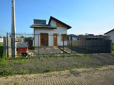 Casa em leilão em Criciúma - SC — Casa de 50.0m2, com 2 quartos, em CRICIUMA/SC.