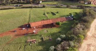 Foto 12 de 19: Area Rural em leilão em Cascavel - PR — Area de terras rural, medindo 18.964,00m², contendo um barracão com área de 820,00 m², silo para ração e poço artesiano.