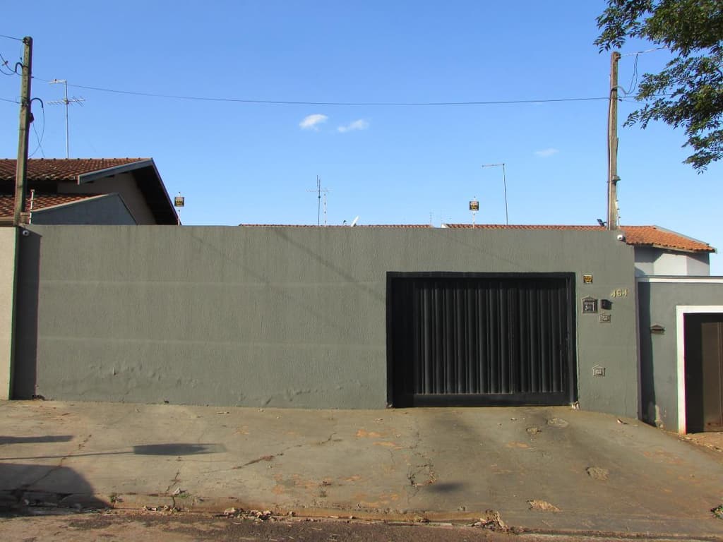 Foto 1 de 11: Casa em leilão em Barretos - SP, bairro Pereira — Casa, A.T. 300m², A.C. 149m², Pereira