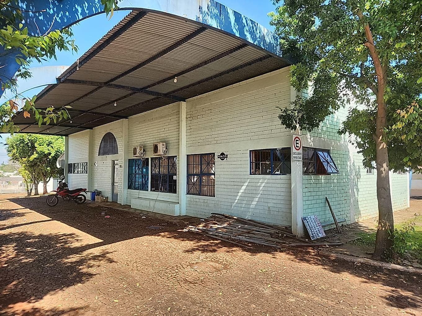 Foto 3 de 13: Terreno em leilão em Itapejara D'oeste - PR — LOTE URBANO Nº 06-C DA QUADRA Nº 37, SITO À RUA PIO XII, NA CIDADE DE ITAPEJARA D'OESTE - ÁREA DE 2.760M²