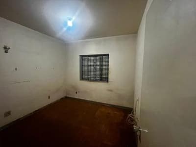Foto 6 de 22: Casa em leilão em Ivaiporã - PR — Casa com 205m² de área construída e terreno de 1.746m², Desocupado, em Ivaiporã/PR