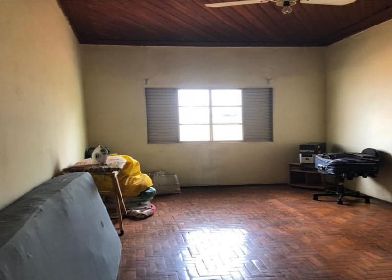 Foto 25 de 27: Casa em leilão em Ribeirão Preto - SP — IMOVEL - CASA tipo SOBRADO construído nos fundos de terreno - Bairro Campos Elísios em Ribeirão Preto/SP