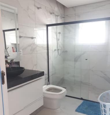 Foto 24 de 25: Casa em leilão em Santana De Parnaíba - SP, bairro Suru — Casa 283m² c/ Piscina | Condomínio New Ville, Santana de Parnaíba/SP | Terreno 343m² | Segurança 24h & Alto Padrão em Bairro Suru!