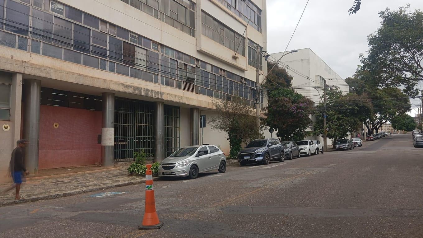 Foto 4 de 8: Comercial em leilão em Belo Horizonte - MG, bairro Floresta — Imóvel Comercial 4.540m² EM DESOCUPAÇÃO no Bairro Floresta em Belo Horizonte/MG