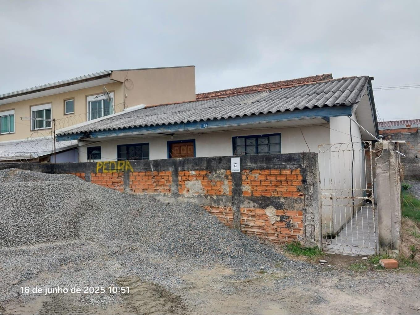 Foto 19 de 25: Terreno em leilão em Curitiba - PR, bairro Uberaba — Terreno urbano com área de 321,46m², contendo benfeitoria com área de 166,00m², Curitiba/PR