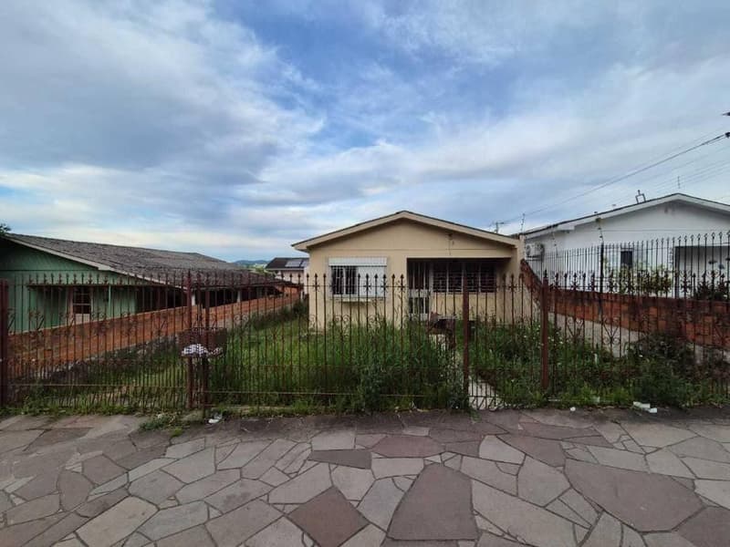 Foto 1 de 20: Casa em leilão em Santa Maria - RS, bairro Vila Caramelo — Casa, Santa Maria / RS