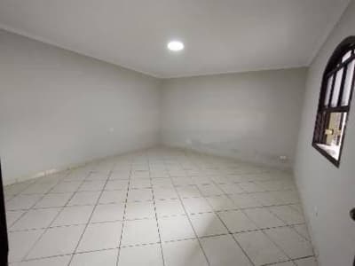 Foto 3 de 13: Casa em leilão em Suzano - SP, bairro Tabamarajoara — Casa 218m² com Terreno 250m² | Suzano-SP | Tabamarajoara - A 400 metros da Rodovia Índio Tibiriçá - Financiamento até 420 Meses!