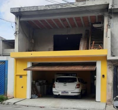 Casa em leilão em Embu Das Artes - SP — Sobrado - Jardim Vitória - A.T. 150,00m² - A.C. 241,89m²
